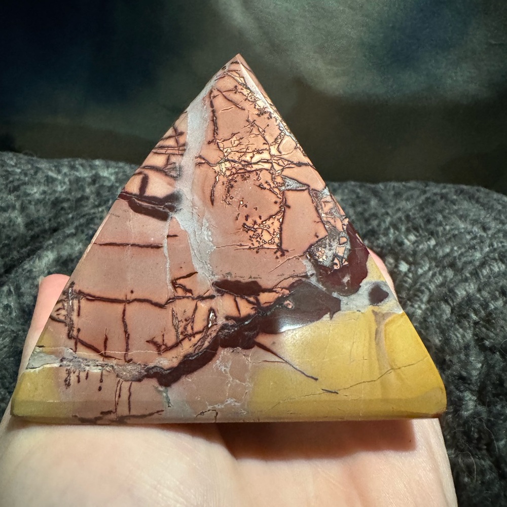 Mokaite Jasper Pyramid - Picture 2 of 4